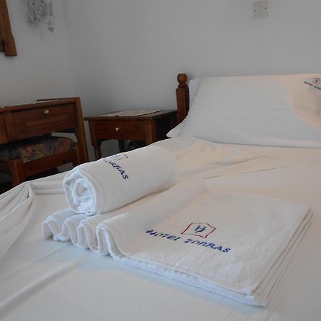 Zorbas Hotel Піфагорея Номер фото
